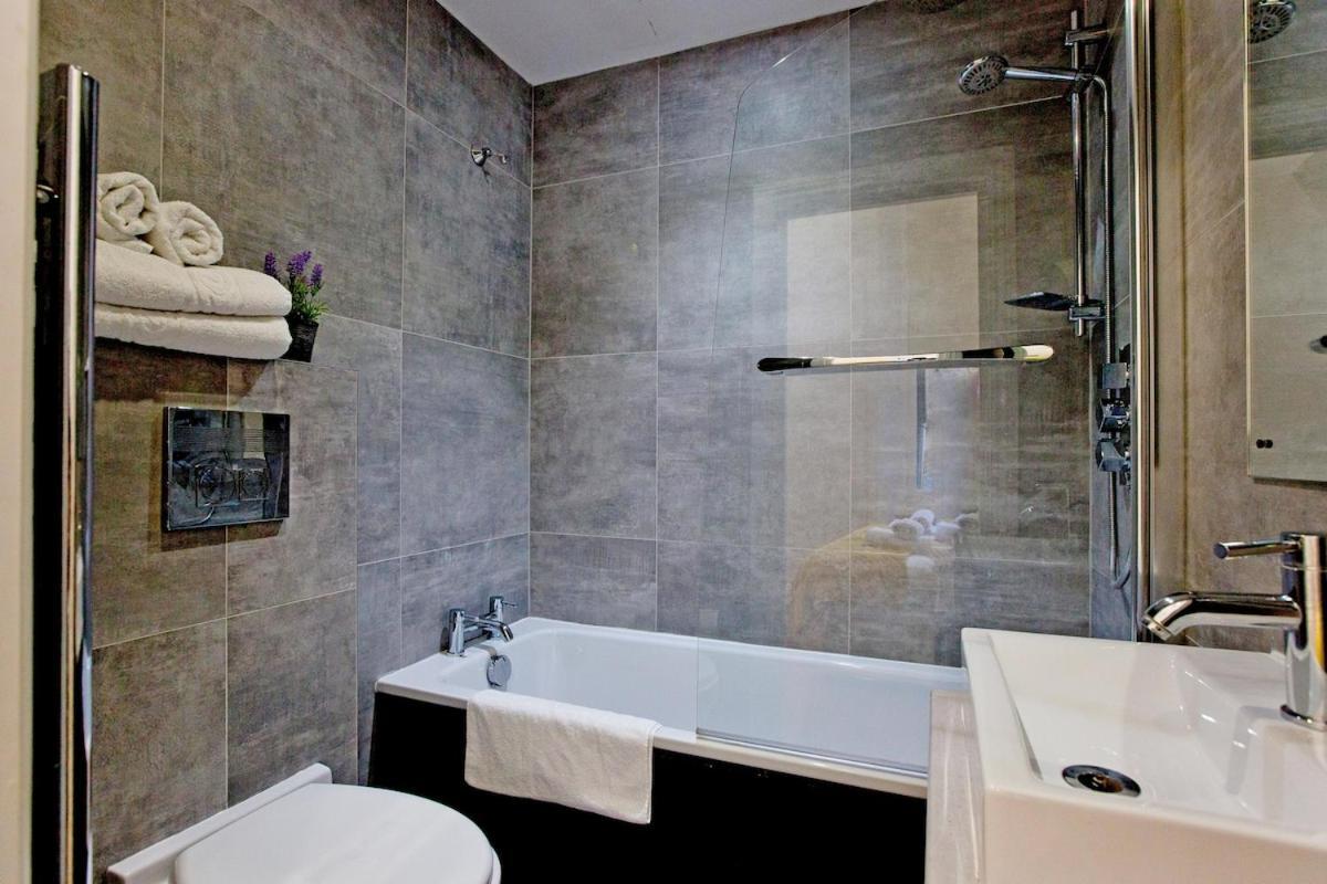 Spacious 3 Bd Flat In For Families No 2 Londra