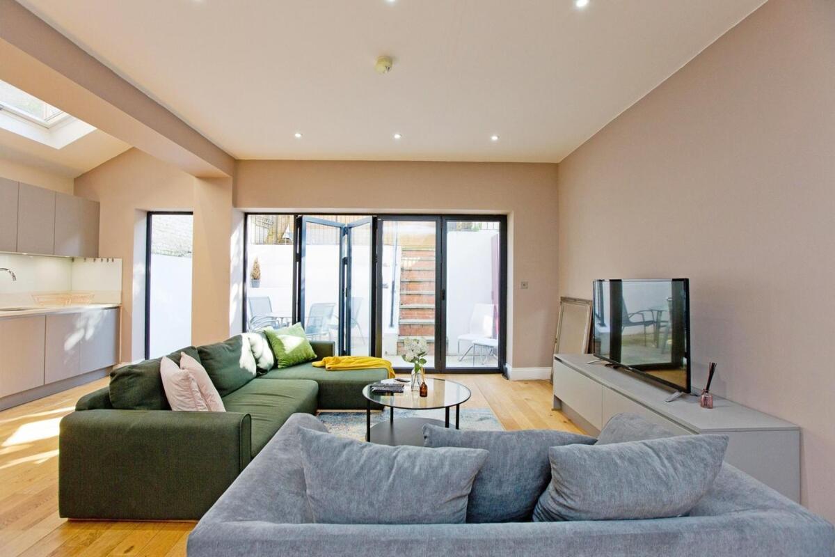 Spacious 3 Bd Flat In For Families No 2 Appartamento Londra
